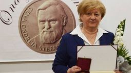Проф. др Јармила Ходолич, редовна професорка у пензији, добитница је Награде Ондреја Шћефанка 2019