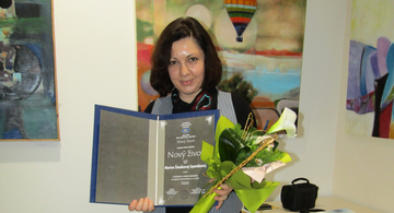 Prof. dr Marina Šimak Spevakova sa Odseka za slovakistiku dobitnica je Nagrade časopisa Novi život za 2022. g.